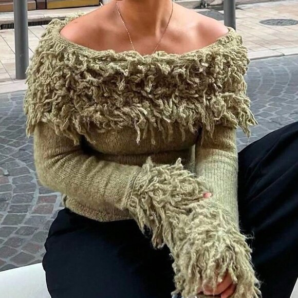 Green Casual Women's Distressed Off-Shoulder Fringe Sweater - Picture 10 of 10